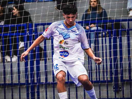Sub-20 do Vélez em ação contra o Atlético Zona Sul pelo Campeonato Gaúcho de Futsal