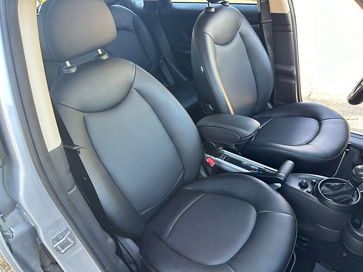 2016 MINI Countryman Cooper Hatchback photo 16