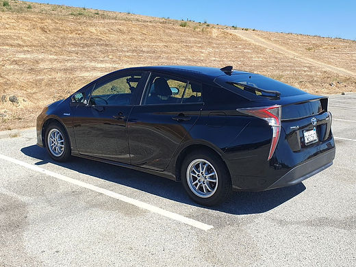 2016 Toyota Prius Two photo 6