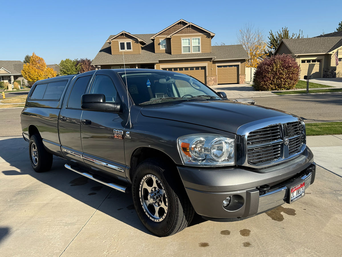 2008 Dodge Ram 2500 Quad Cab SXT Pickup 8 ft