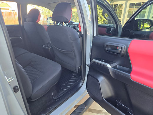 2020 Toyota Tacoma Double Cab SR5 4D 5ft Bed photo 18