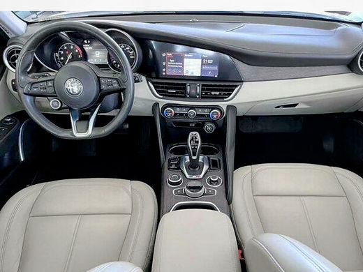 2020 Alfa Romeo Giulia Ti photo 9