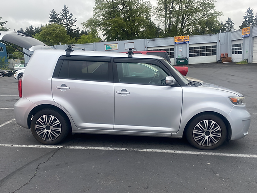 2008 Scion xB Hatchback photo 2