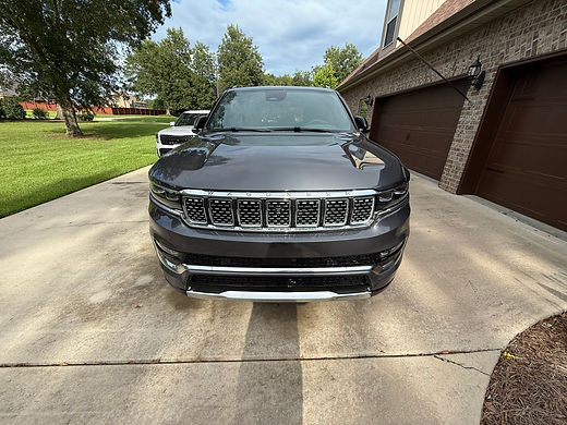 2024 Jeep Grand Wagoneer Series III photo 2