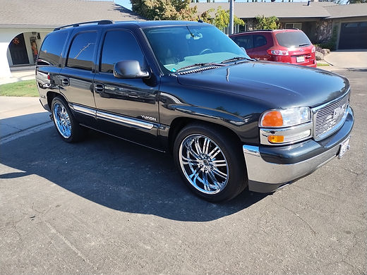 2005 GMC Yukon SLT photo 2