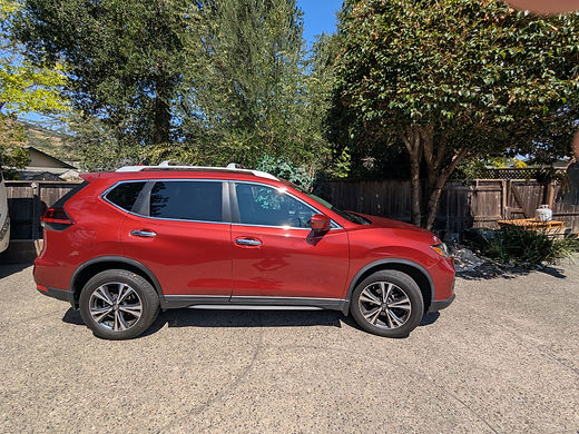 2020 Nissan Rogue SV photo 2