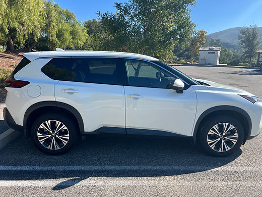2021 Nissan Rogue SV photo 2