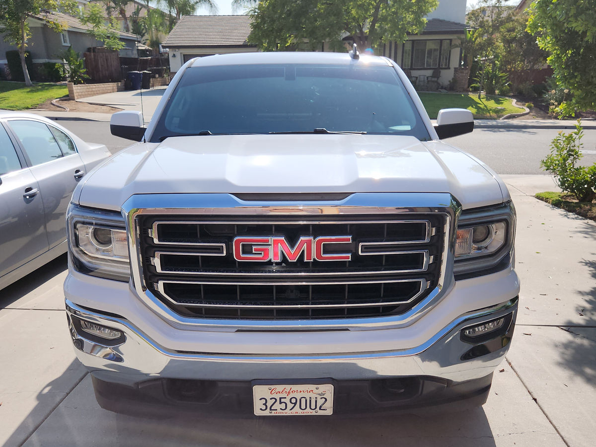 2018 GMC Sierra 1500 Crew Cab SLE Pickup 4D 5 3/4 ft