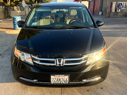 2016 Honda Odyssey EX Minivan photo 2