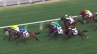 10場8號「不同世界」