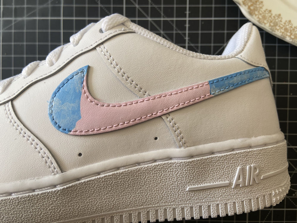 How To Prepare and Paint Air Force 1's (with photos)