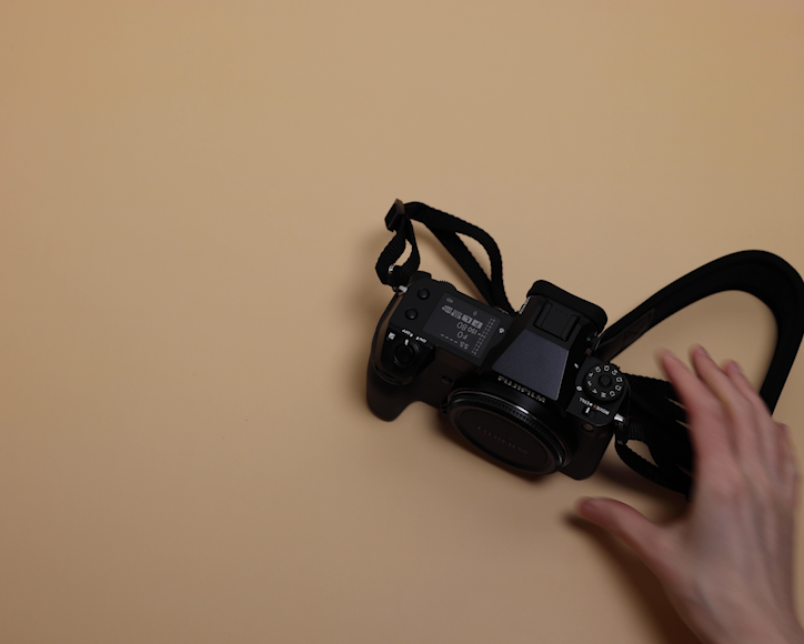 What's in my Camera Bag - 2025. Take a peek inside my current gear setup. From camera bodies to memory cards, I share what I carry, why I use it, and what’s earned a permanent spot. cer in Glasgow Scotland UK. Eilidh Ross Glasgow Photographer Commerccc