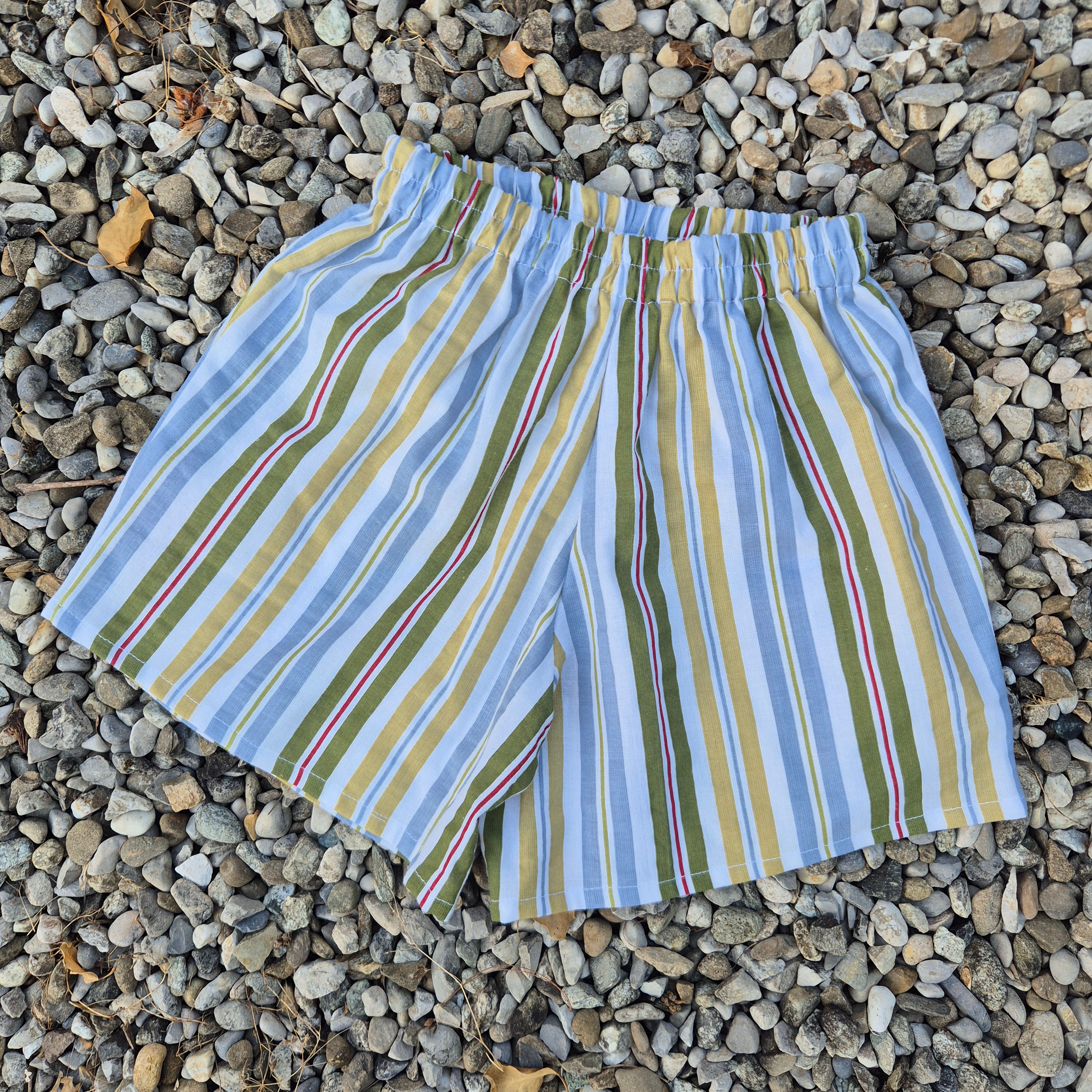 Short large - rayé vert/jaune/bleu