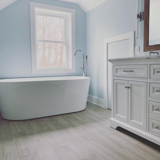 hpm bathroom with tub.jpeg