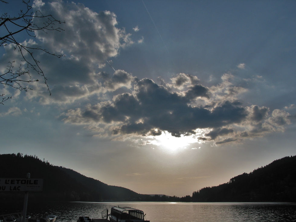 Nuage planant sur le lac de Gérardmer