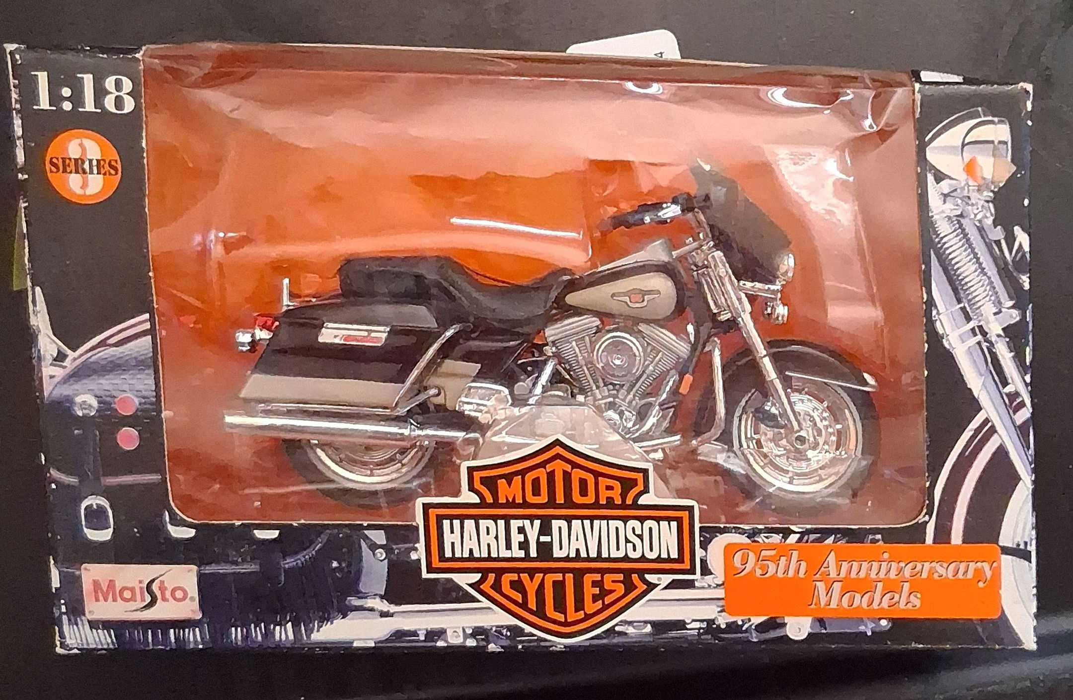 1998 Harley Davidson Electra-Glide 1:18 Die Cast