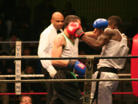 Tu boxes comme un touriste ? 7 signes que les autres ne te prennent pas au sérieux sur le ring