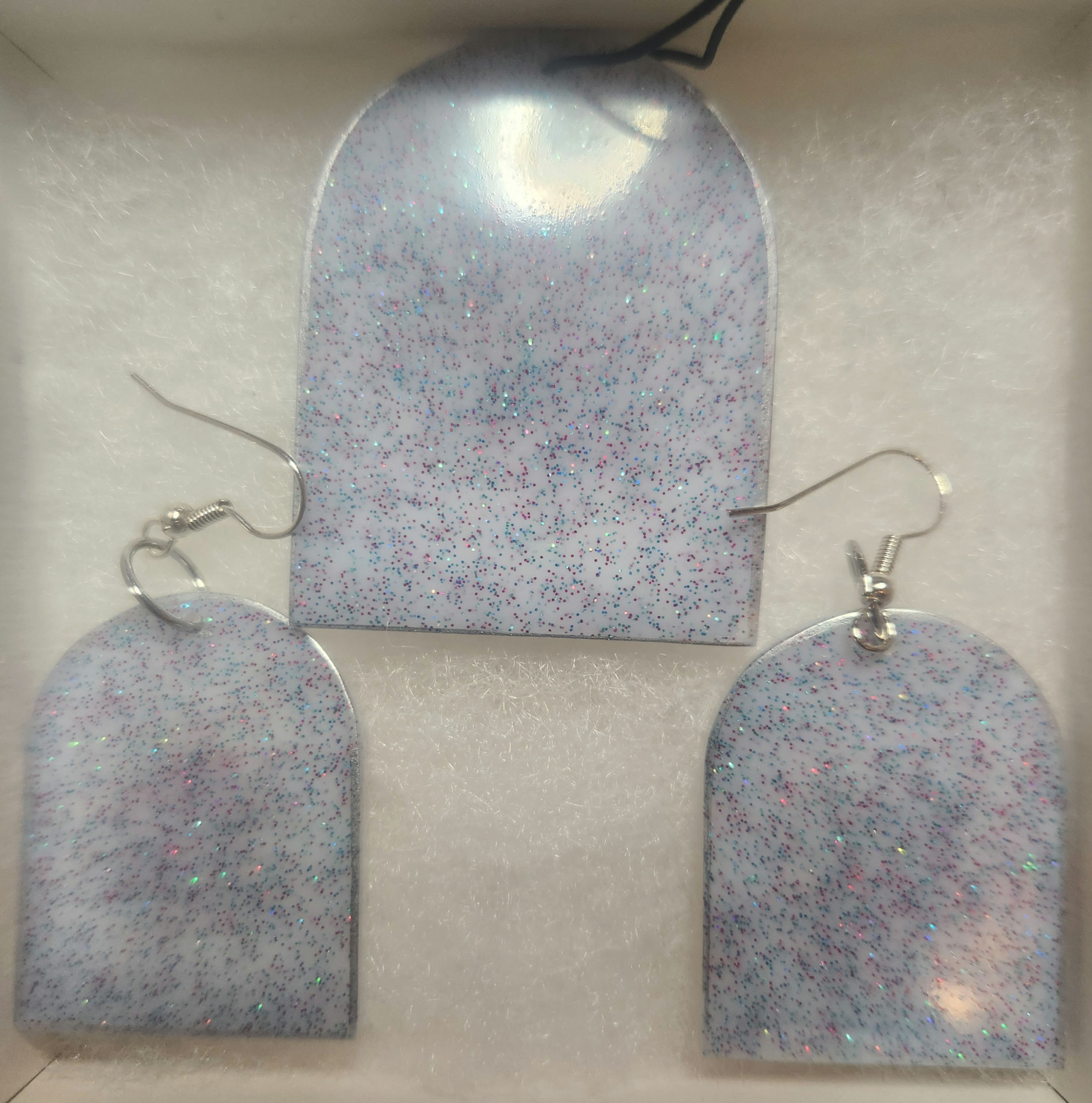 Grey arch earrings and pendant