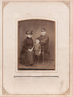 family-anno-1317978_1920.jpg