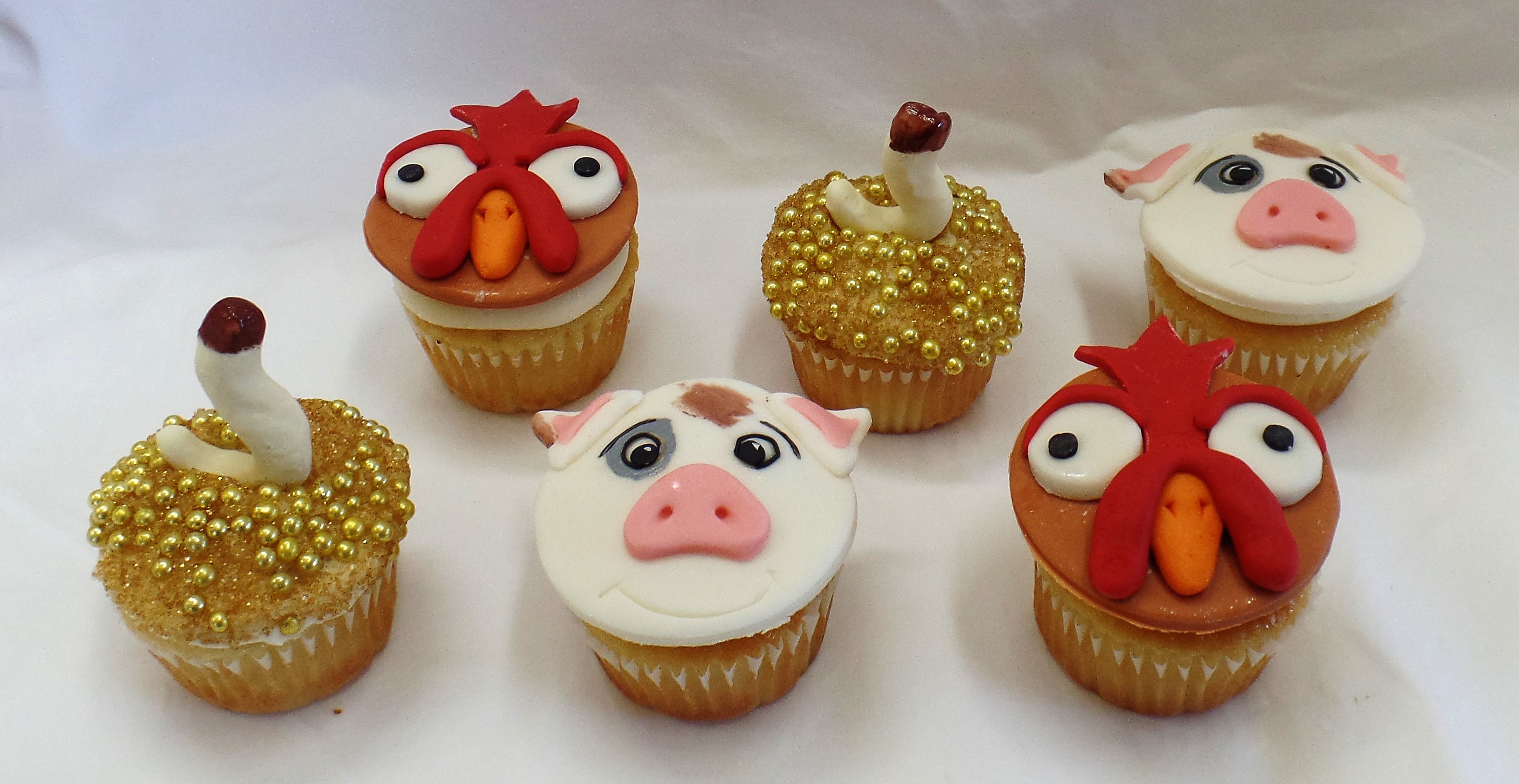 Moana Birthday Cupcakes