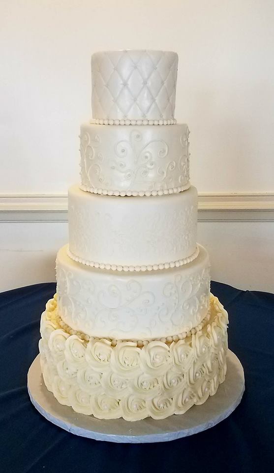 Elegant Wedding Cake w/o Rhinestones