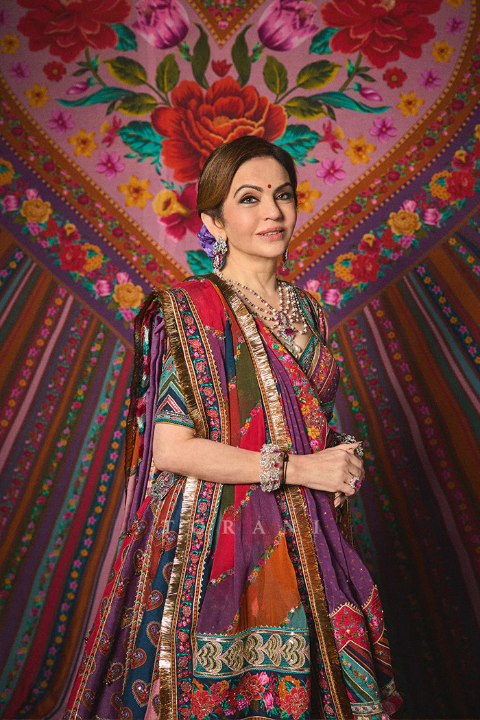Projections for 2026 put her personal earnings in the ₹1.5 crore+ annual range, with long‑term asset appreciation especially in Reliance’s digital and retail arms pushing her overall net worth toward the ₹5,000–8,000 crore band.