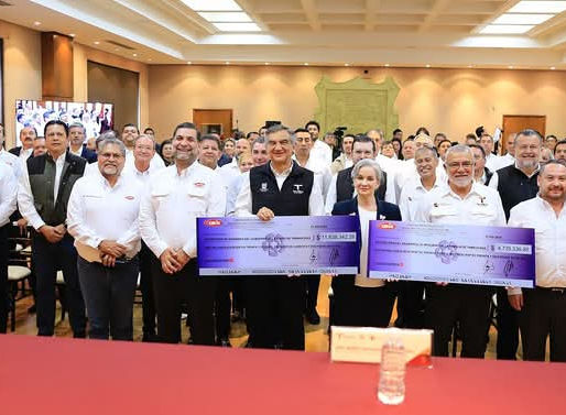 ENTREGA DE APORTACIONES DE LA CMIC AL GOBIERNO DE TAMAULIPAS