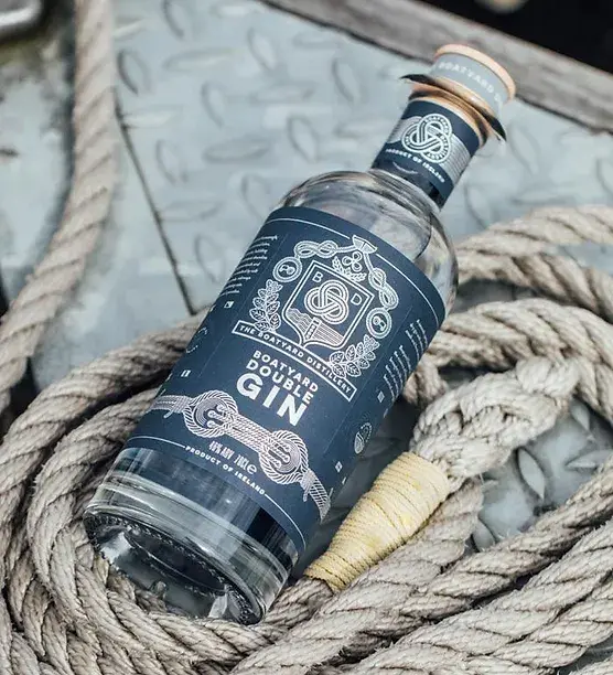 flaska gin av märket boatyard