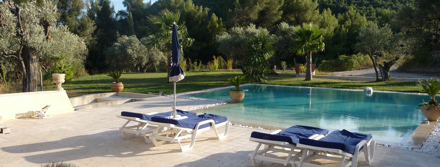 location-villa-avec-piscine-dans-le-var.JPG