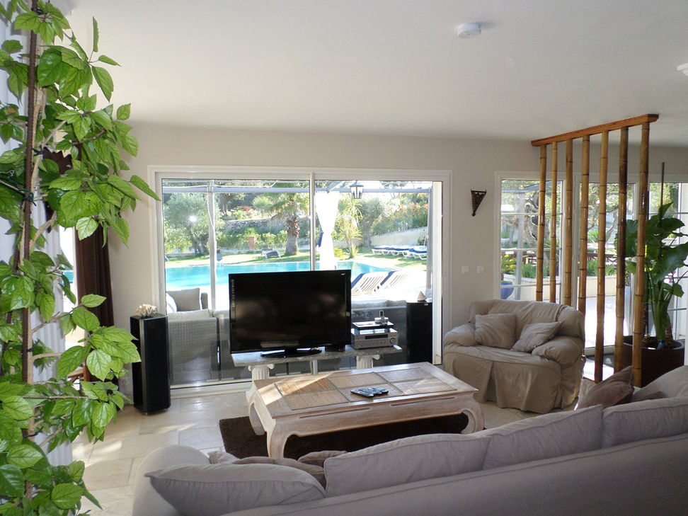 location-villa-avec-piscine-dans-le-var.JPG