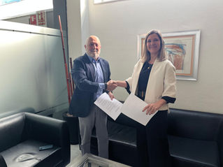 Cristina de la Haza, country manager de Snappet, y Vidal Sánchez, presidente de CECE Madrid.