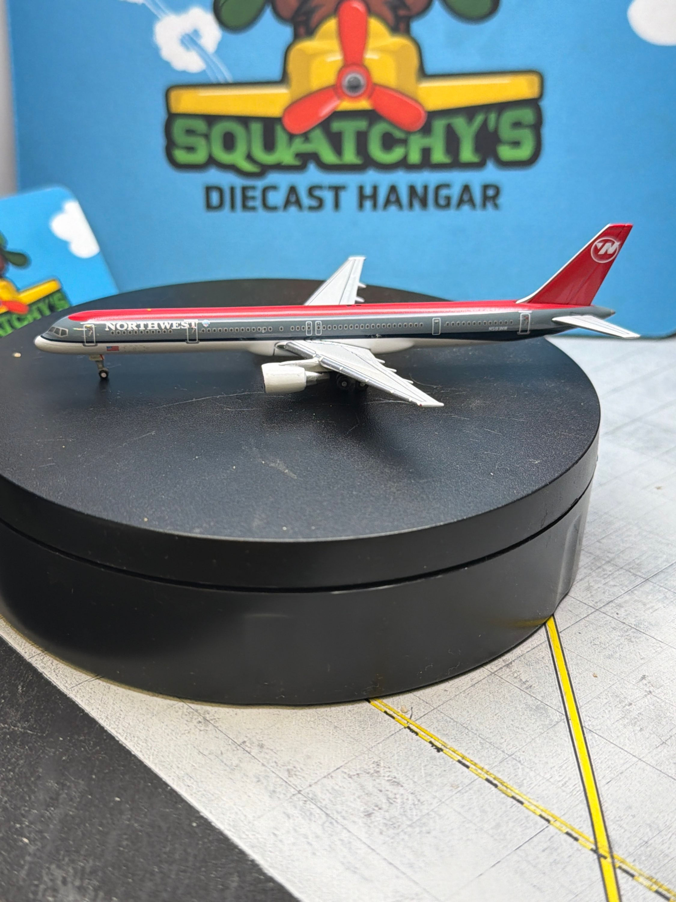 Northwest Airlines 757-300 (GJNWA365)