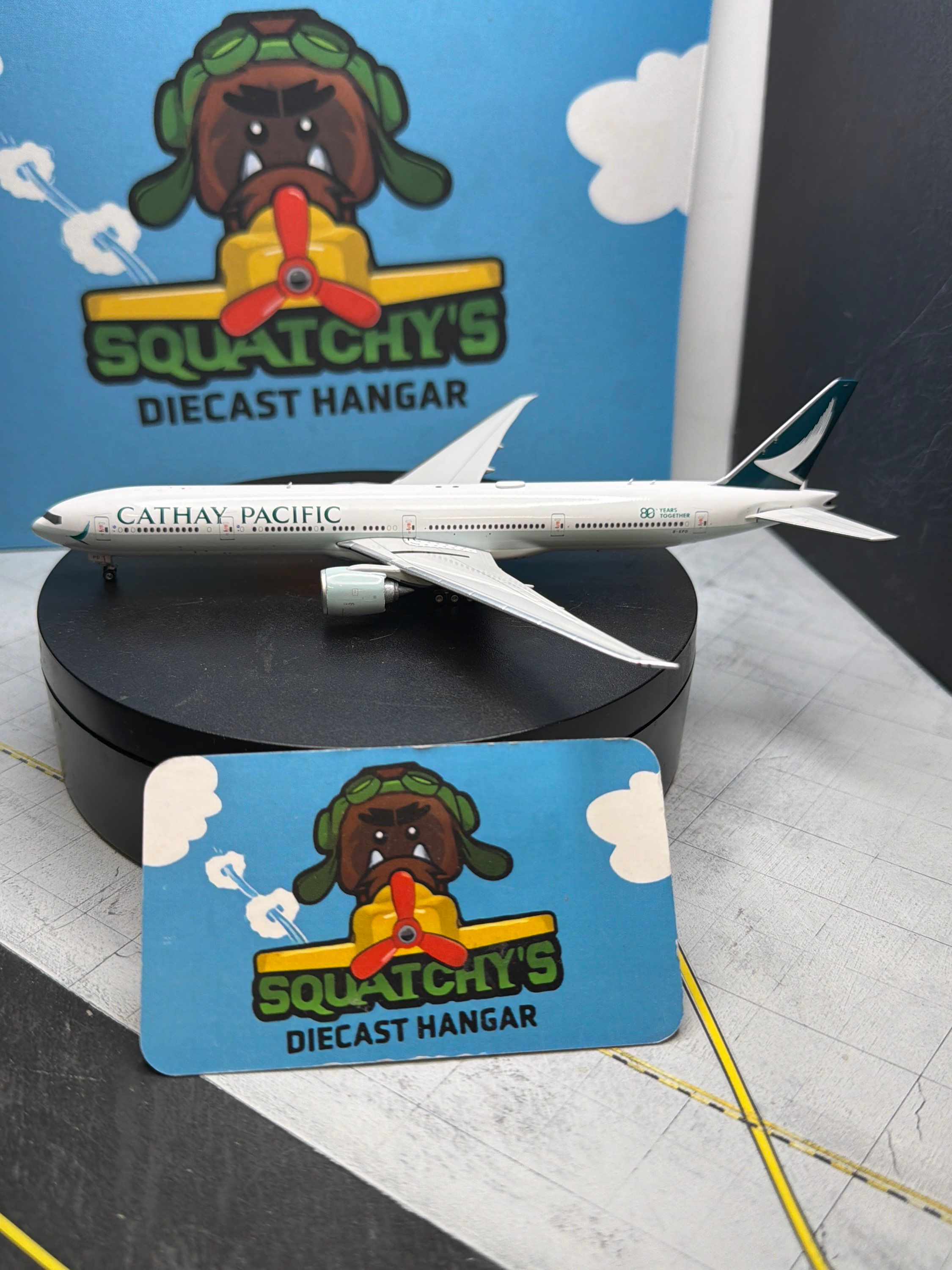 Cathay Pacific 777-367ER (04704)