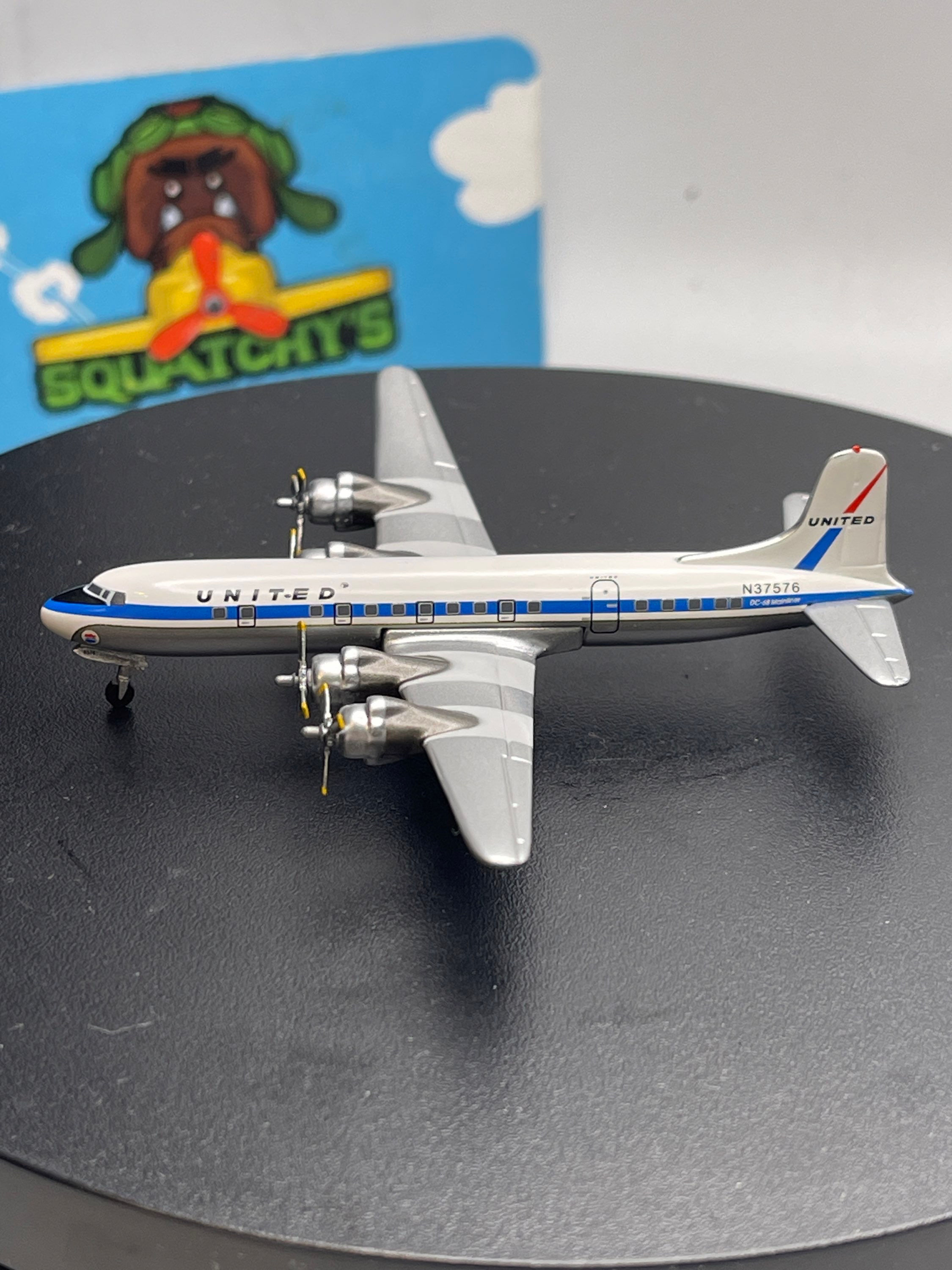 United Airlines DC-6B 