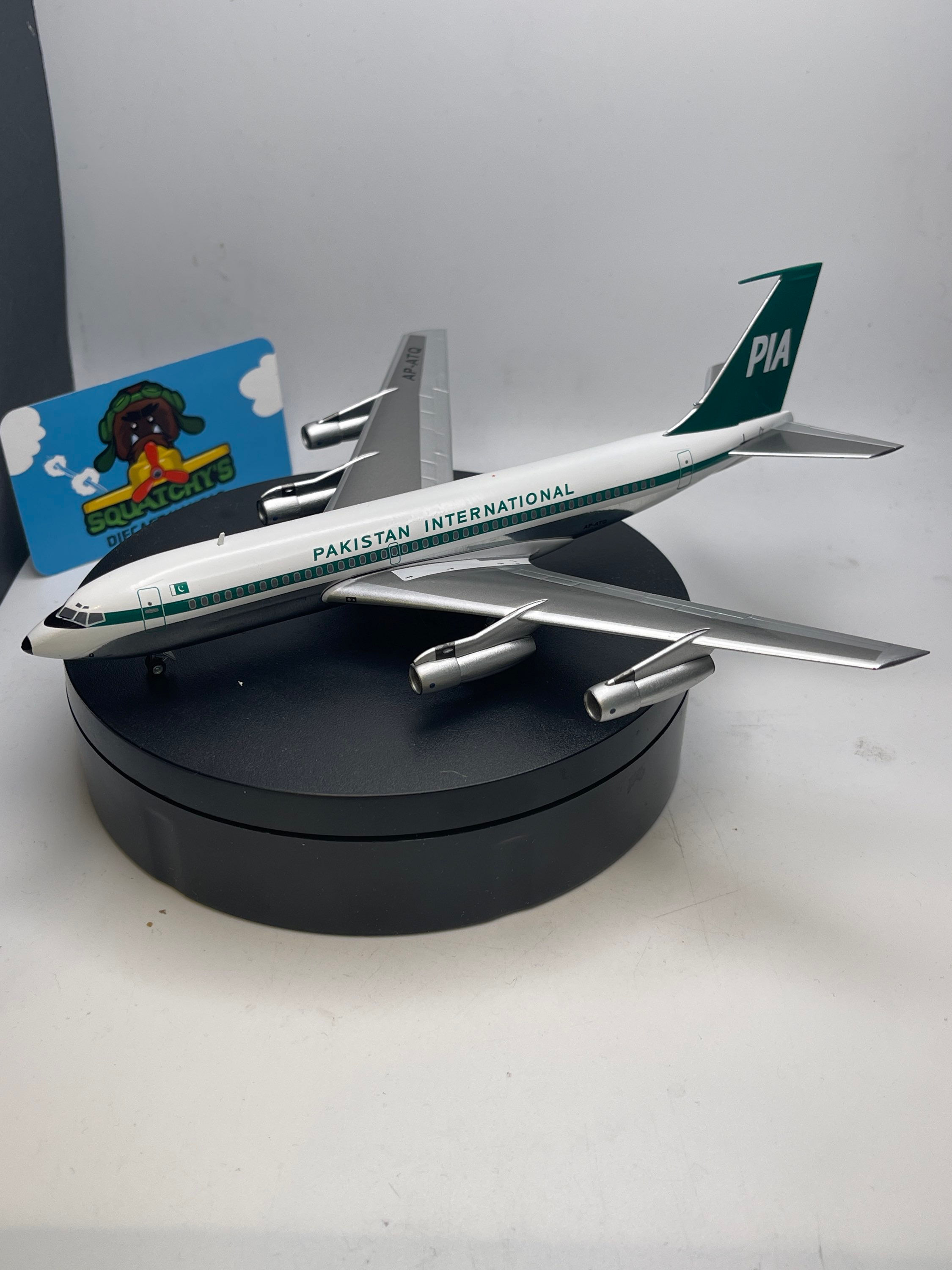 Pakistan International 720 (WM211186B)