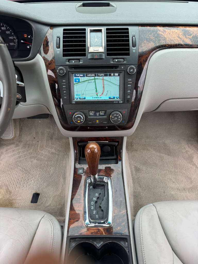 Thumbnail: 2010 Cadillac DTS Platinum