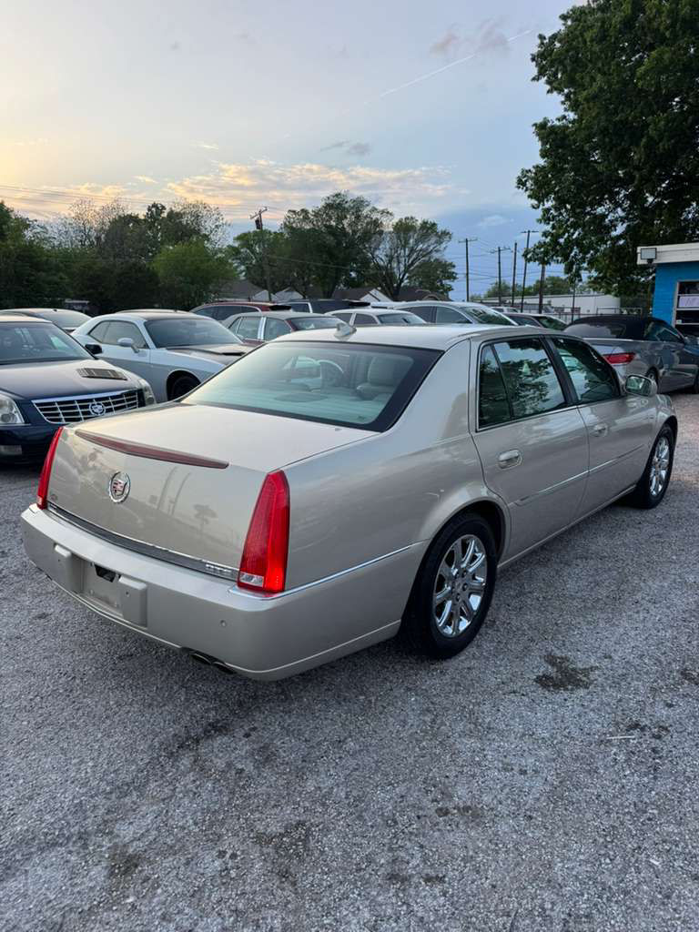 Thumbnail: 2009 Cadillac DTS Luxury Collection
