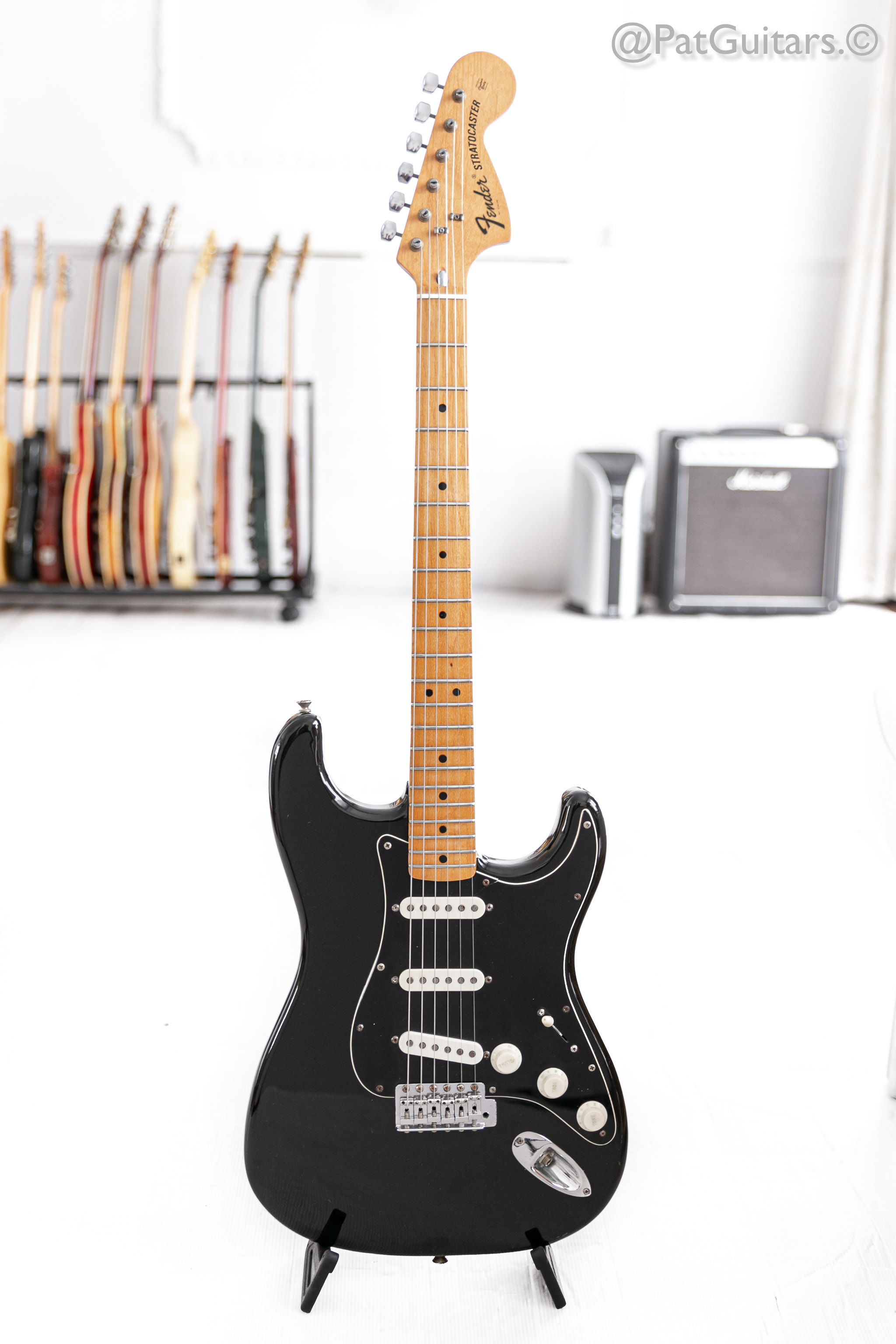 1975 Fender Stratocaster in Black 7.9lbs