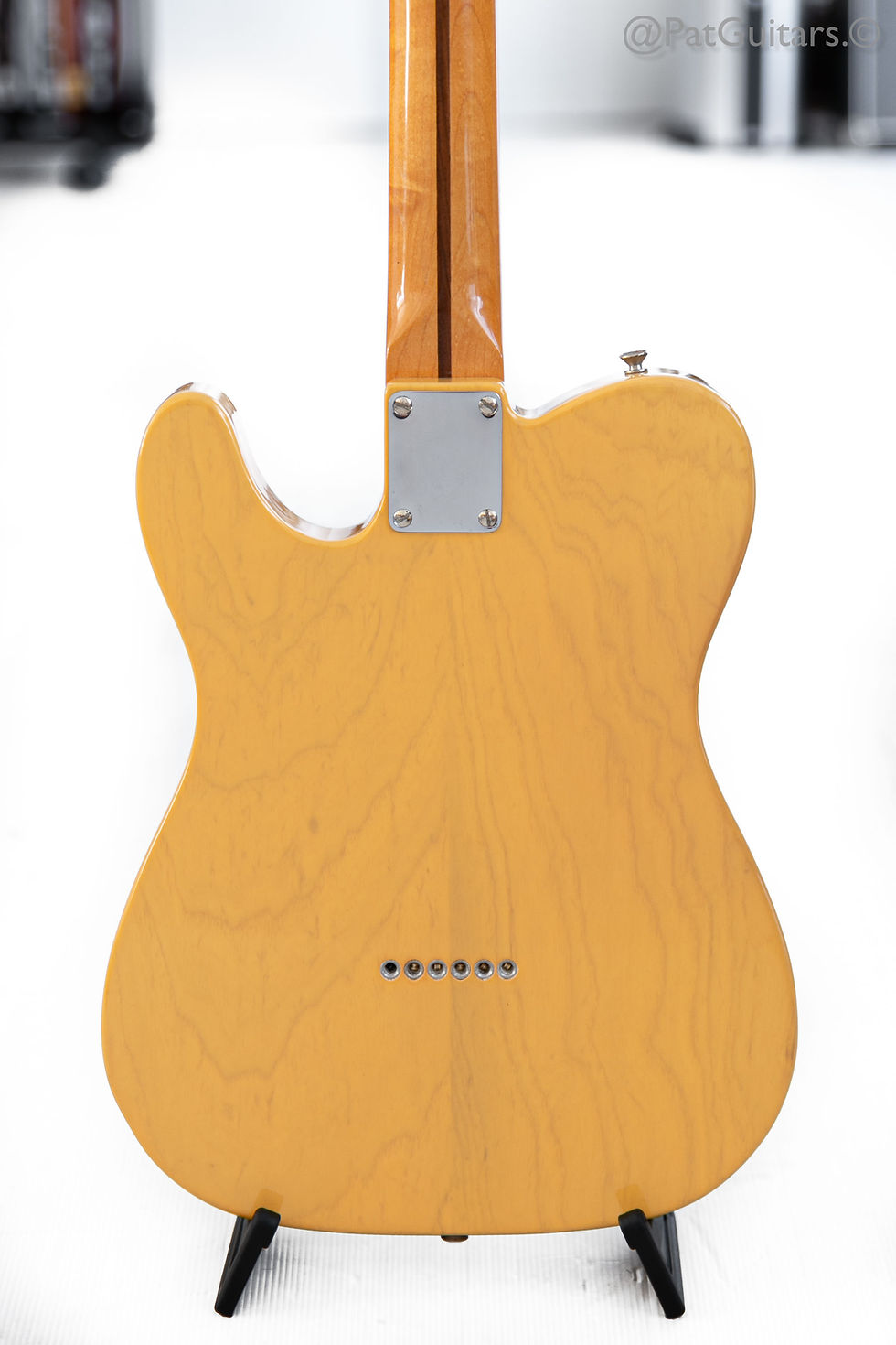 Thumbnail: 1998 Fender American Vintage 52 Reissue Telecaster in Butterscotch Blonde