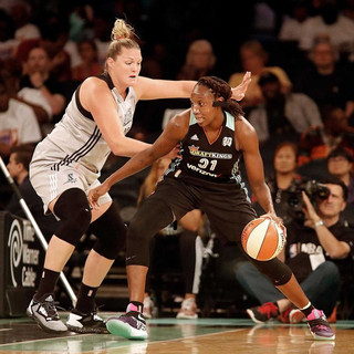 New York Liberty and Team USA, Tina Evans, wearing an Eschen face mask!