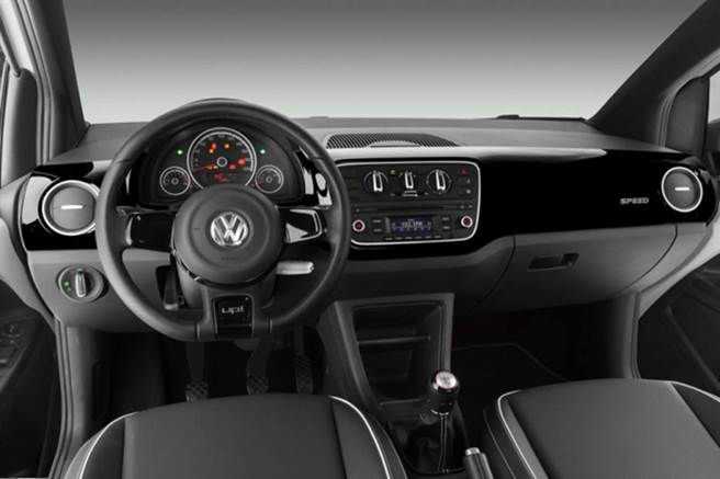 UP semi-novo, interior.