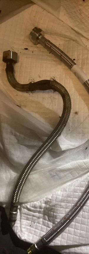 Split flexy hose