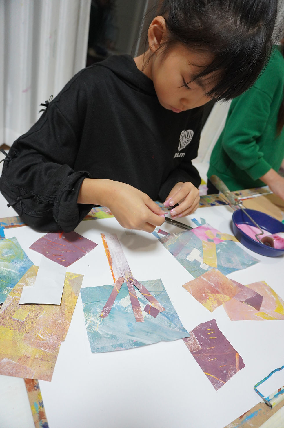 造形教室 小学生 四角のコラージュ画