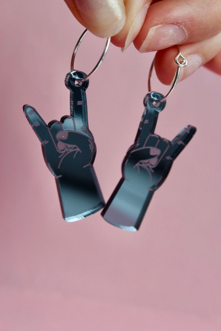 Thumbnail: Rock Hands