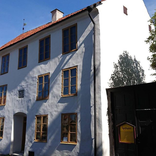 Skuggor, ljusreflektioner, liv, matthet och struktur med Kalkfärg V