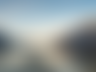 Een rouwend persoon die de stilte opzoekt