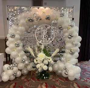 wedding-balloon-arch.jpeg
