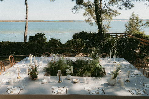 Disposition des tables pour un mariage