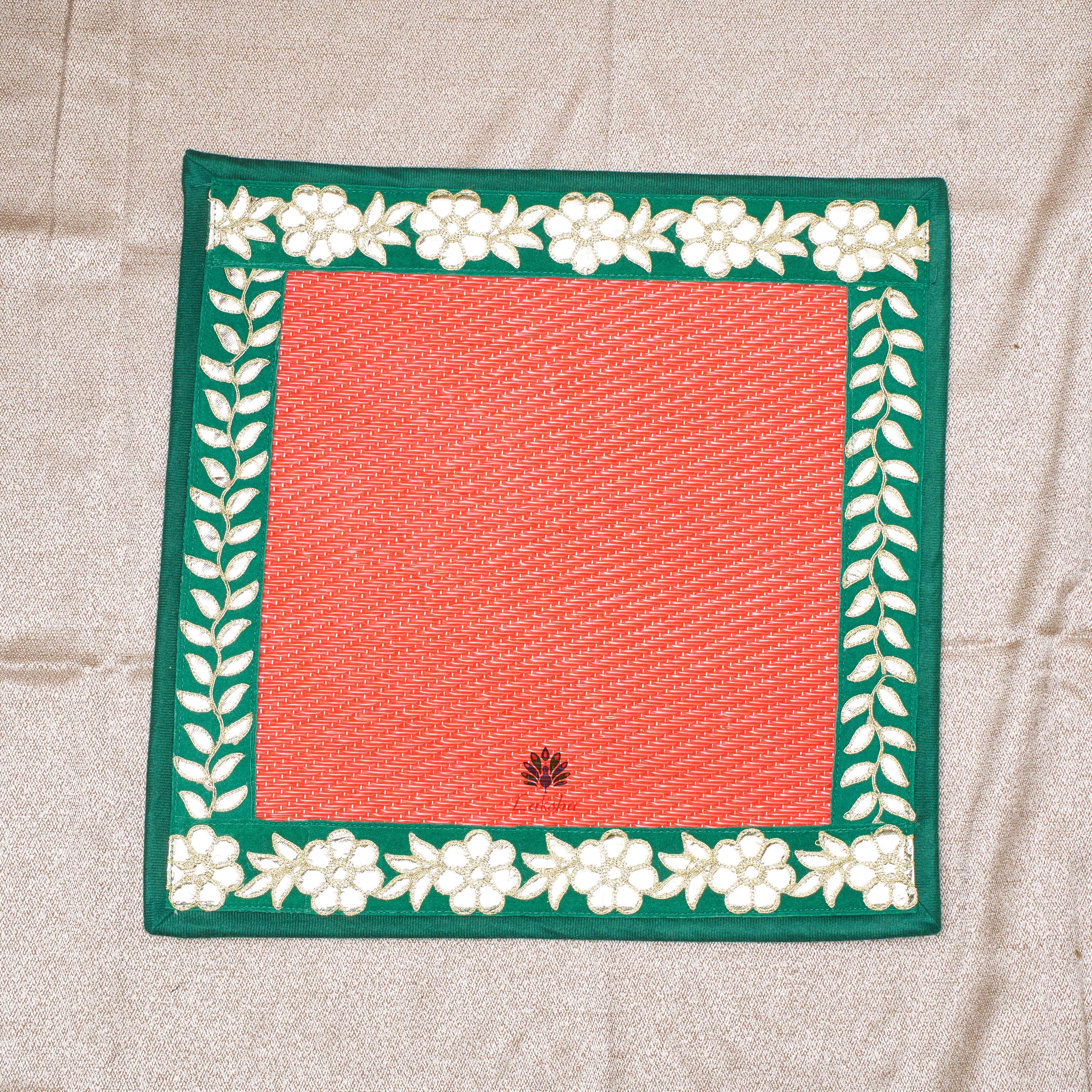 Decorative Mats/Plastic Mat - Red - Size 18 inch x 18 inch