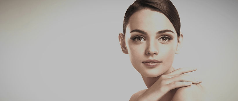 Chica con rostro perfecto con tratamiento hecho en La Coqueta de Gràcia